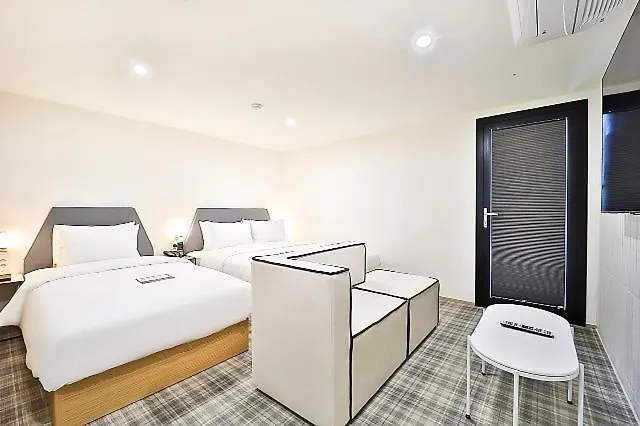 Brown Dot Yeongdo Bridge Branch Motel *