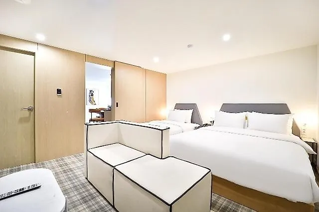Brown Dot Yeongdo Bridge Branch Motel Busan
