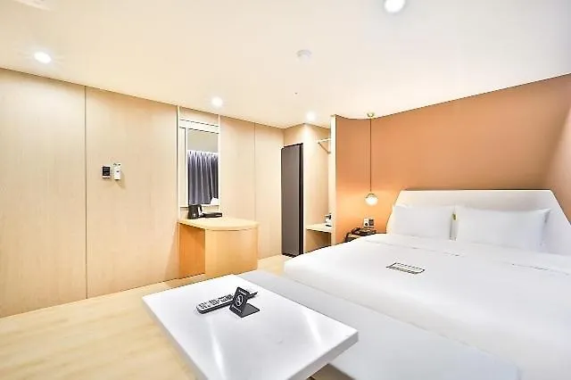 Brown Dot Yeongdo Bridge Branch Busan