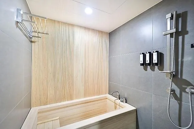 Motel Brown Dot Yeongdo Bridge Branch *