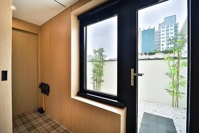 Brown Dot Yeongdo Bridge Branch *