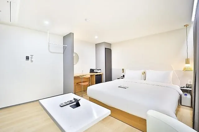 Motel Brown Dot Yeongdo Bridge Branch