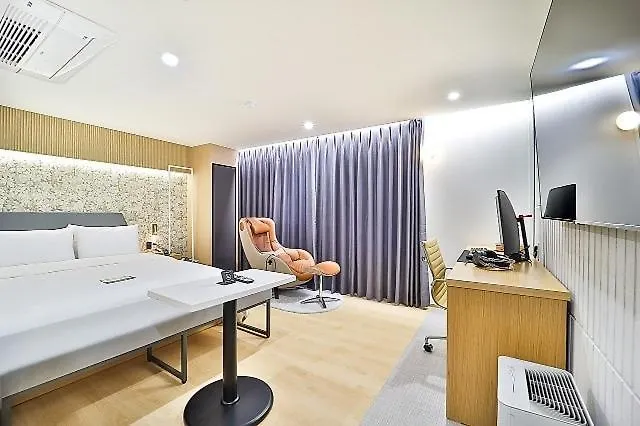 Brown Dot Yeongdo Bridge Branch Motel *