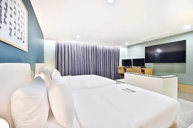 Brown Dot Yeongdo Bridge Branch Motel