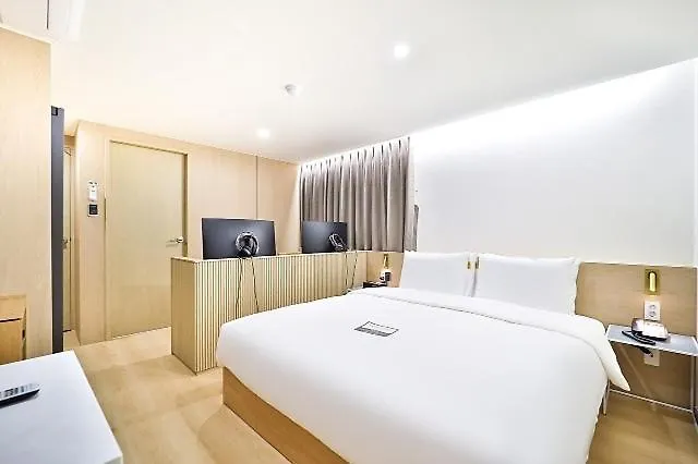 Brown Dot Yeongdo Bridge Branch Motel